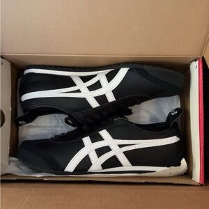 Onitsuka Tiger by Asics Men's Black and White Sneakers